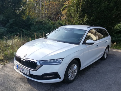 Prenájom vozidla Škoda Octavia IV