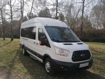 Autobus na prenájom Ford Transit